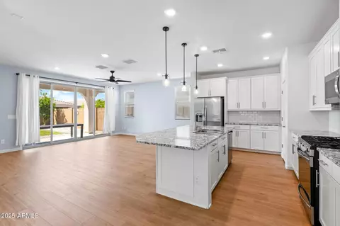 9229 W Willow Bend Ln, Phoenix, AZ 85037 photo 9