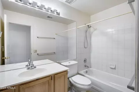 Bath - 4001 E Rosemonte Dr, Phoenix, AZ 85050 photo 1 of 5
