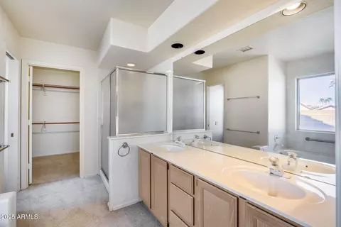 Bath - 4001 E Rosemonte Dr, Phoenix, AZ 85050 photo 3 of 5