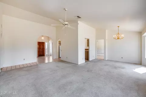Living - 4001 E Rosemonte Dr, Phoenix, AZ 85050 photo 2 of 5