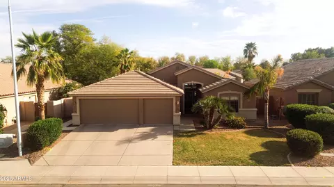 203 W Raven Dr, Chandler, AZ 85286