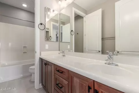 3920 E Covey Ln, Phoenix, AZ 85050 photo 24