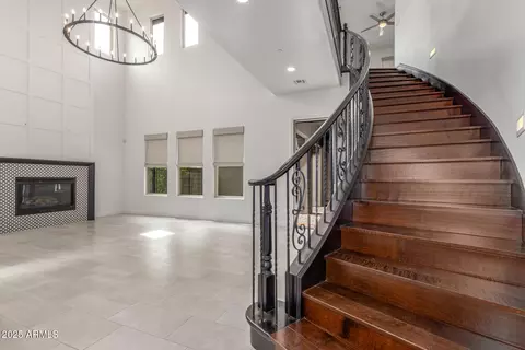 3920 E Covey Ln, Phoenix, AZ 85050 photo 8