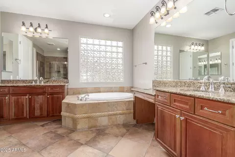 3920 E Covey Ln, Phoenix, AZ 85050 photo 18