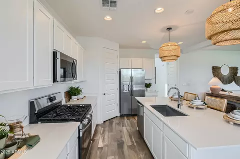 8259 E Petunia Ave, Mesa, AZ 85212 photo 5