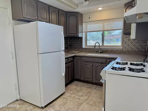 Kitchen - 1822 E Roma Ave, Phoenix, AZ 85016 photo 2 of 2