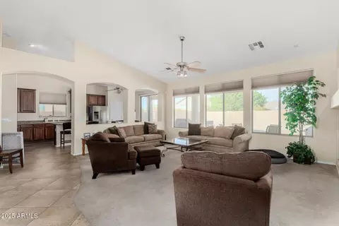 2612 W Summerside Rd, Phoenix, AZ 85041 photo 8