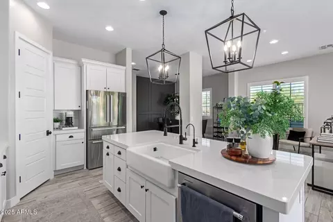 Kitchen - 851 E Deer Creek Rd, Phoenix, AZ 85048 photo 3 of 3