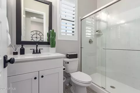 Bath - 851 E Deer Creek Rd, Phoenix, AZ 85048 photo 3 of 4