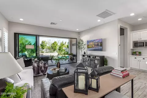 Living - 851 E Deer Creek Rd, Phoenix, AZ 85048 photo 1 of 3