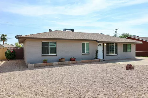 811 E Seldon Ln, Phoenix, AZ 85020