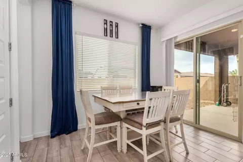 Dining - 2316 E Isaiah Ave, Gilbert, AZ 85298 photo 2 of 2