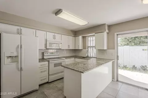 6348 N 7th Ave #18, Phoenix, AZ 85013