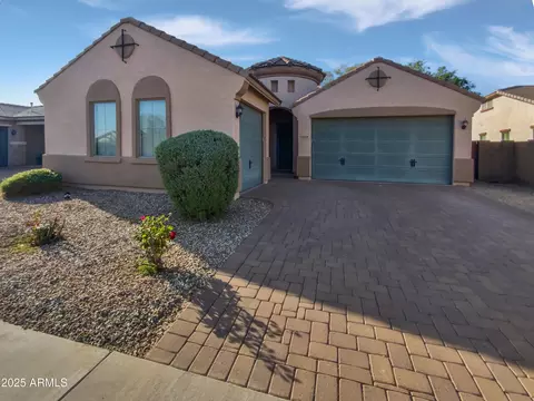 16526 W Tether Trl, Surprise, AZ 85387
