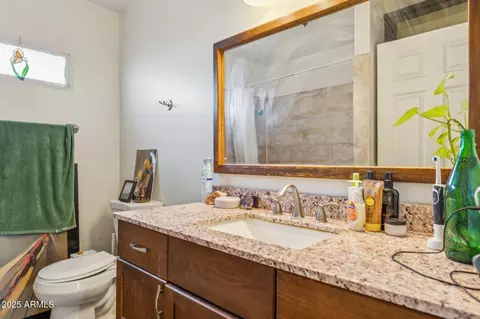Bath - 2802 W Melvin St, Phoenix, AZ 85009 photo 1 of 2