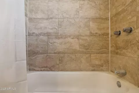 Bath - 2802 W Melvin St, Phoenix, AZ 85009 photo 2 of 2