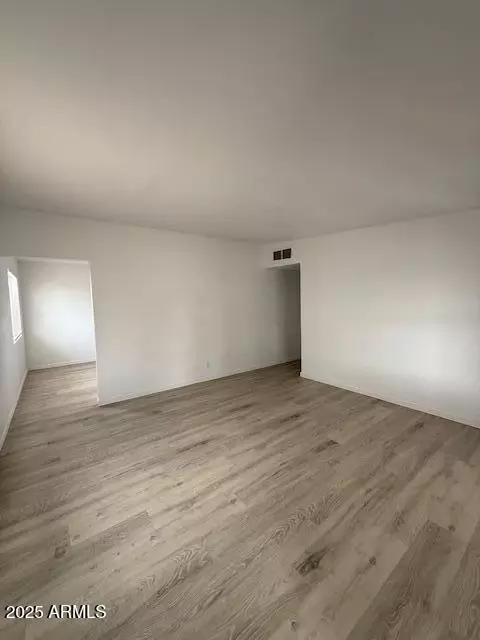 Living - 1714 E Chipman Rd, Phoenix, AZ 85040 photo 1 of 3