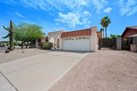 2707 W Onza Cir, Mesa, AZ 85202