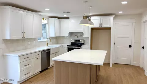 2425 E Inverness Ave, Mesa, AZ 85204 photo 3