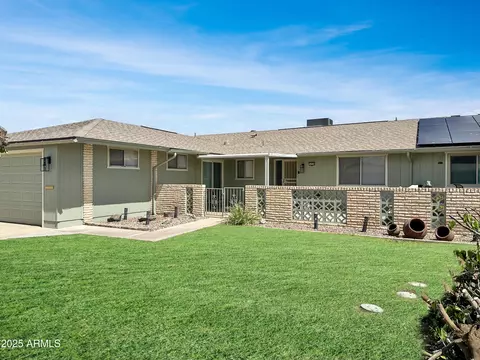 10520 W Saratoga Cir, Sun City, AZ 85351
