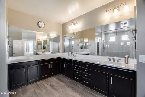 987 E Knightsbridge Way, Gilbert, AZ 85297 photo 19