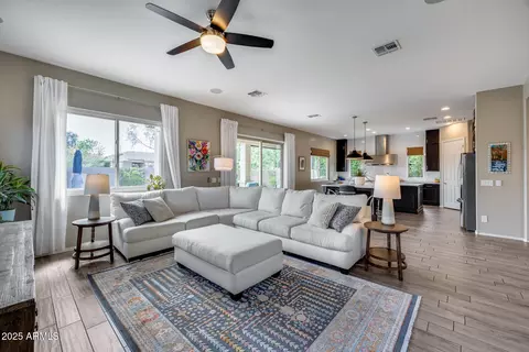 987 E Knightsbridge Way, Gilbert, AZ 85297 photo 8