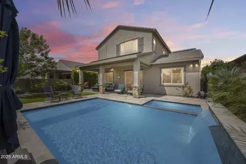 987 E Knightsbridge Way, Gilbert, AZ 85297