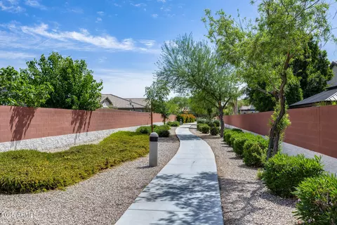 987 E Knightsbridge Way, Gilbert, AZ 85297 photo 29