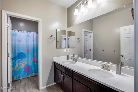 987 E Knightsbridge Way, Gilbert, AZ 85297 photo 20