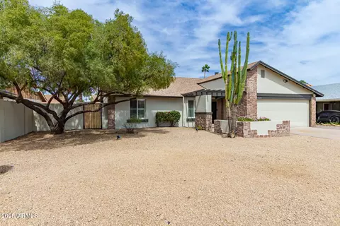2622 E Larkspur Dr, Phoenix, AZ 85032