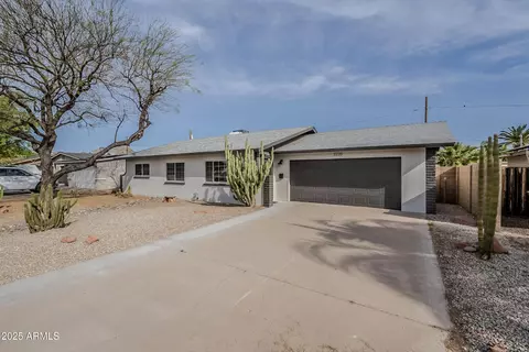 3220 E Andorra Dr, Phoenix, AZ 85032