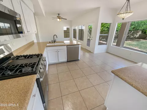 1360 E Washington Ave, Gilbert, AZ 85234 photo 11