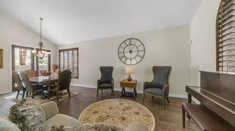 932 E Mountain Sage Dr, Phoenix, AZ 85048 photo 7