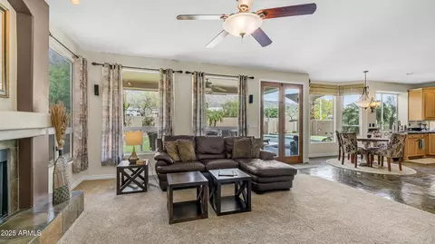 932 E Mountain Sage Dr, Phoenix, AZ 85048 photo 11