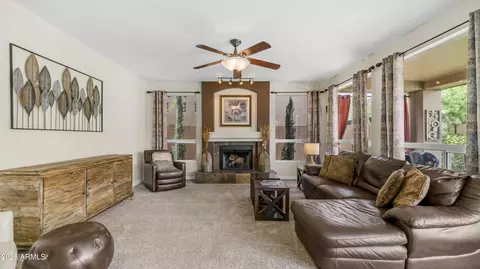 932 E Mountain Sage Dr, Phoenix, AZ 85048 photo 10