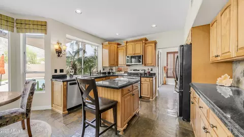 932 E Mountain Sage Dr, Phoenix, AZ 85048 photo 17