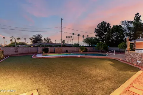 Exterior - 2148 E Cairo Dr, Tempe, AZ 85282 photo 7 of 9