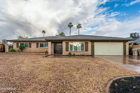 7605 N 45th Dr, Glendale, AZ 85301