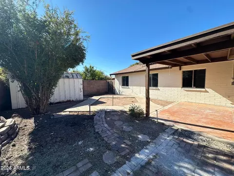 Exterior - 6131 N 36th Dr, Phoenix, AZ 85019 photo 2 of 3