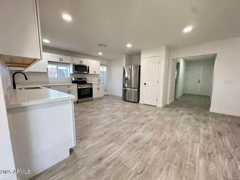 Kitchen - 6131 N 36th Dr, Phoenix, AZ 85019 photo 4 of 4