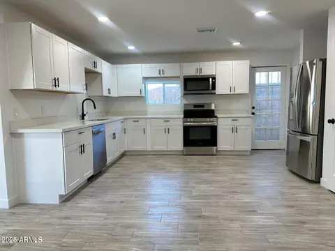 Kitchen - 6131 N 36th Dr, Phoenix, AZ 85019 photo 1 of 4