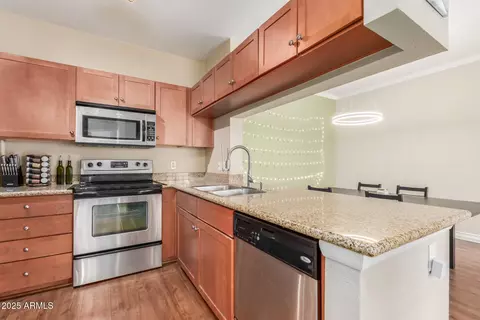 5345 E Van Buren St #258, Phoenix, AZ 85008