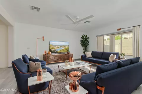 1564 W Redwood Ln, Phoenix, AZ 85045