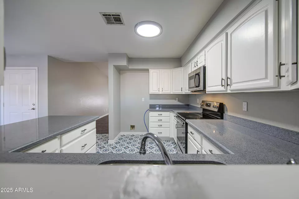 Kitchen - 1357 S Loma Vista Cir, Mesa, AZ 85204 photo 5 of 5