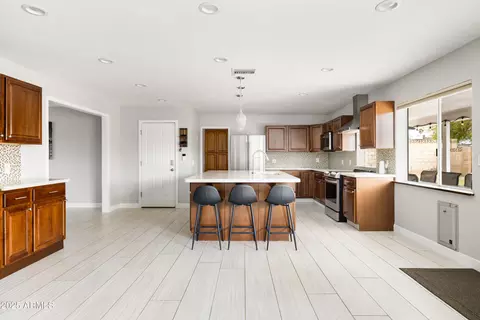 2710 E Cinnabar Ave, Phoenix, AZ 85028 photo 9