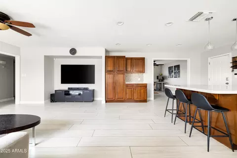2710 E Cinnabar Ave, Phoenix, AZ 85028 photo 8