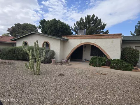 4718 W El Caminito Dr, Glendale, AZ 85302