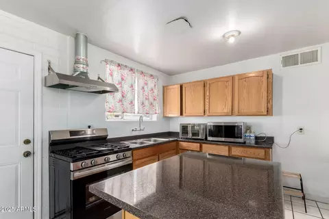 3149 N 40th Ln, Phoenix, AZ 85019 photo 10
