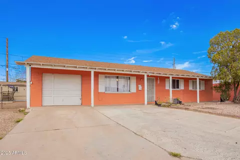 3149 N 40th Ln, Phoenix, AZ 85019 photo 2