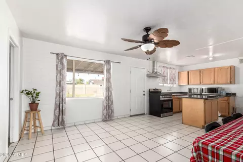 3149 N 40th Ln, Phoenix, AZ 85019 photo 7